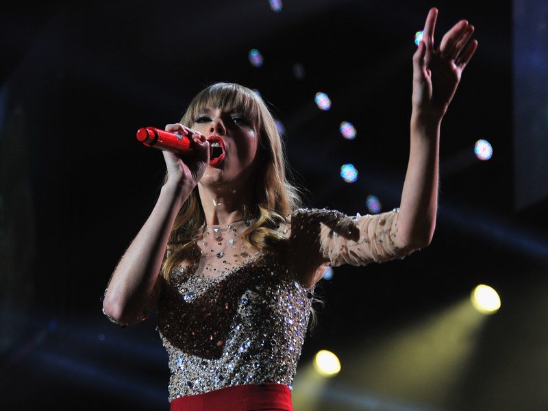 Taylor Swift at Z100's 2012 Jingle Ball — photo 28