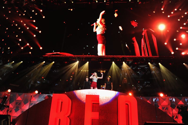 Taylor Swift at Z100's 2012 Jingle Ball — photo 30