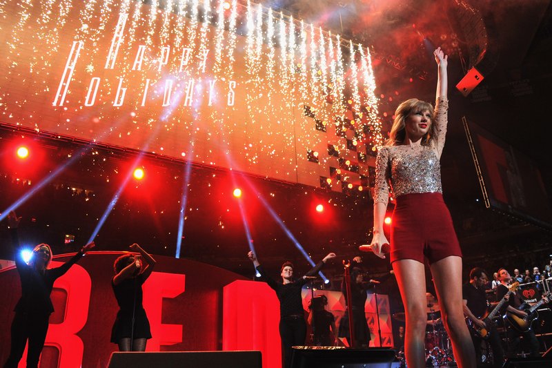 Taylor Swift at Z100's 2012 Jingle Ball — photo 42