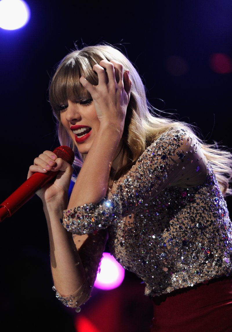 Taylor Swift at Z100's 2012 Jingle Ball — photo 56
