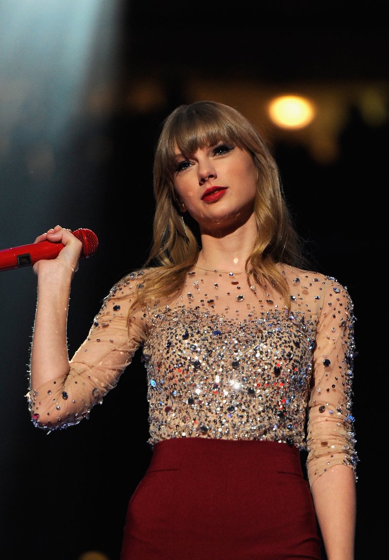 Taylor Swift at Z100's 2012 Jingle Ball — photo 60