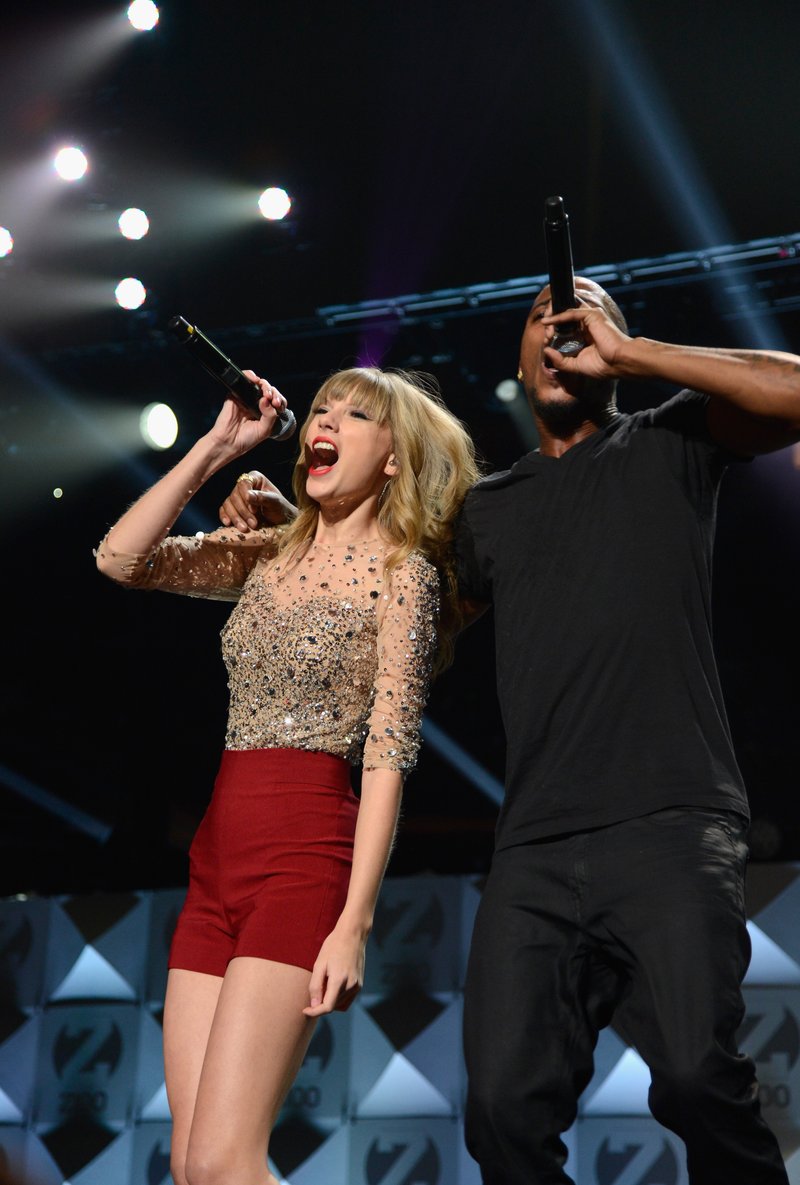 Taylor Swift at Z100's 2012 Jingle Ball — photo 76