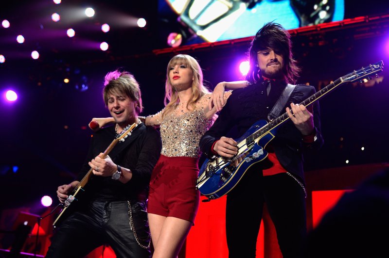 Taylor Swift at Z100's 2012 Jingle Ball — photo 88