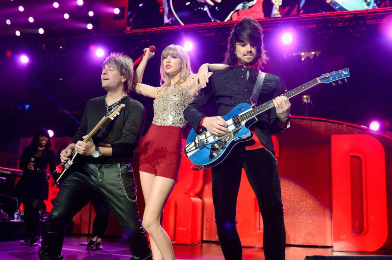 Taylor Swift at Z100's 2012 Jingle Ball — photo 93