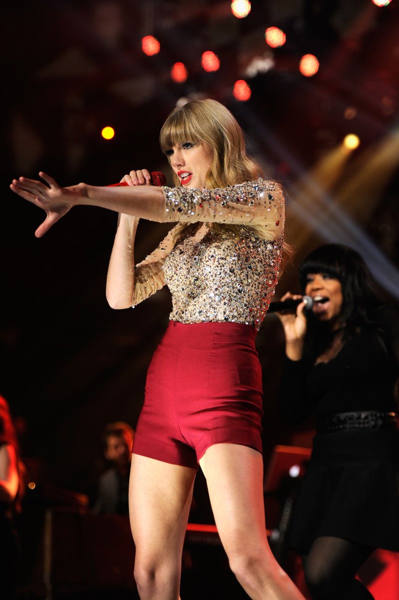Taylor Swift at Z100's 2012 Jingle Ball — photo 107
