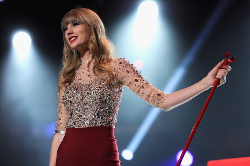 Taylor Swift at Z100's 2012 Jingle Ball — photo 114