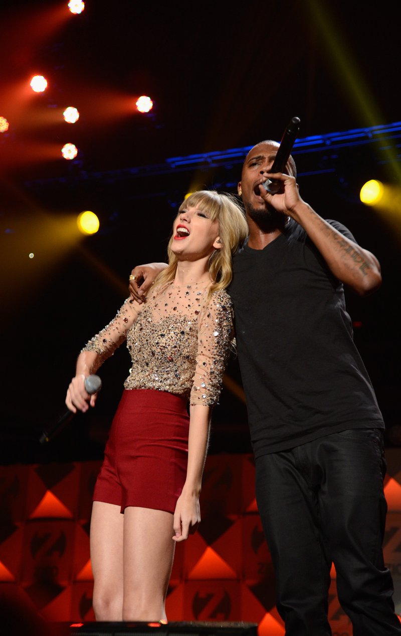 Taylor Swift at Z100's 2012 Jingle Ball — photo 117