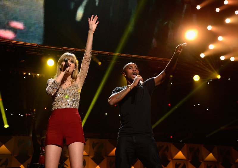 Taylor Swift at Z100's 2012 Jingle Ball — photo 119