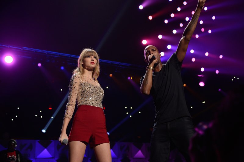 Taylor Swift at Z100's 2012 Jingle Ball — photo 120