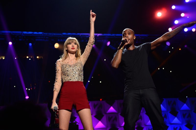 Taylor Swift at Z100's 2012 Jingle Ball — photo 121