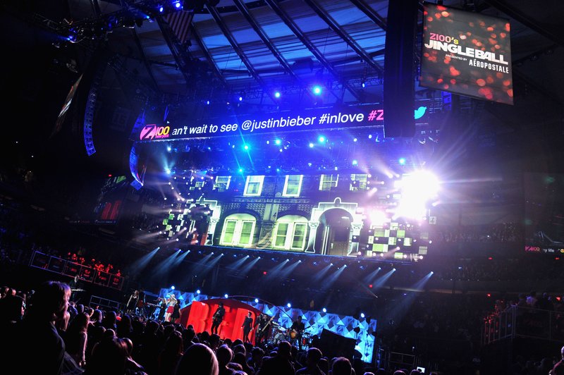 Taylor Swift at Z100's 2012 Jingle Ball — photo 124