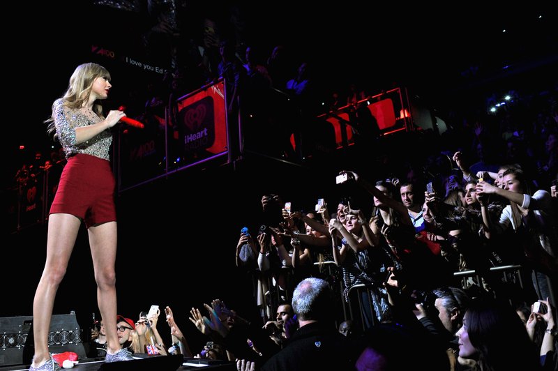 Taylor Swift at Z100's 2012 Jingle Ball — photo 125