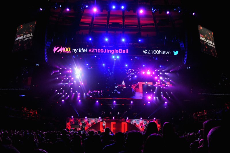 Taylor Swift at Z100's 2012 Jingle Ball — photo 126