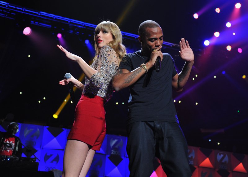 Taylor Swift at Z100's 2012 Jingle Ball — photo 128