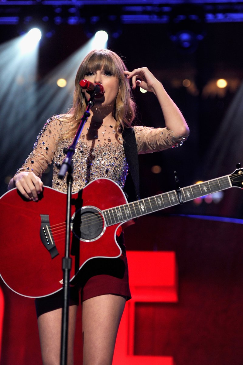 Taylor Swift at Z100's 2012 Jingle Ball — photo 135