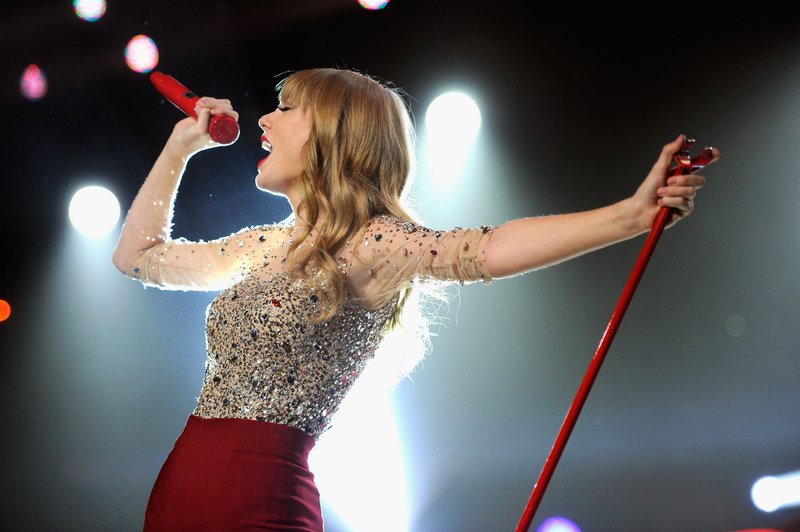 Taylor Swift at Z100's 2012 Jingle Ball — photo 140