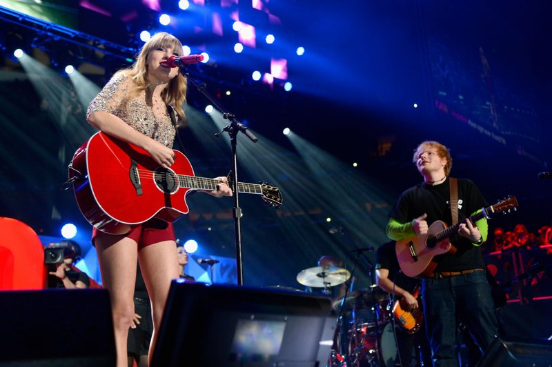 Taylor Swift at Z100's 2012 Jingle Ball — photo 146
