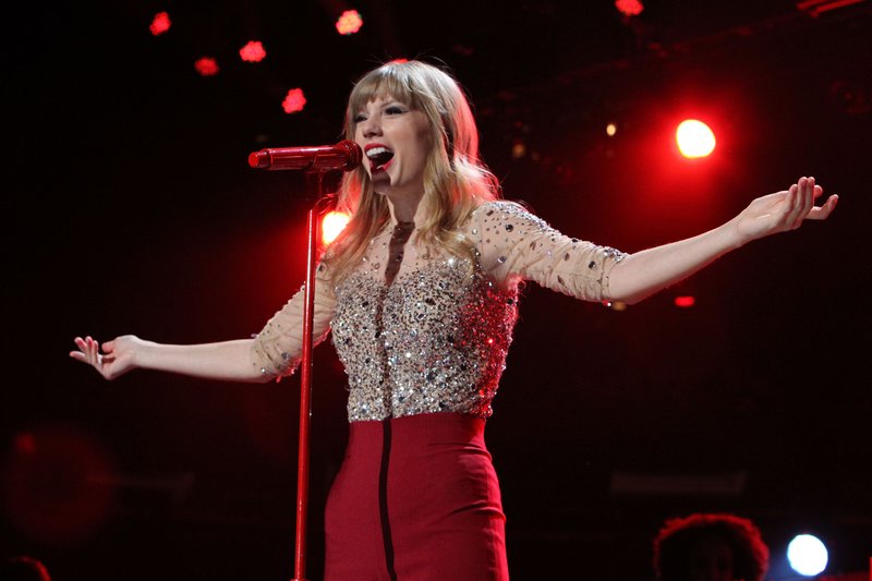 Taylor Swift at Z100's 2012 Jingle Ball — photo 165