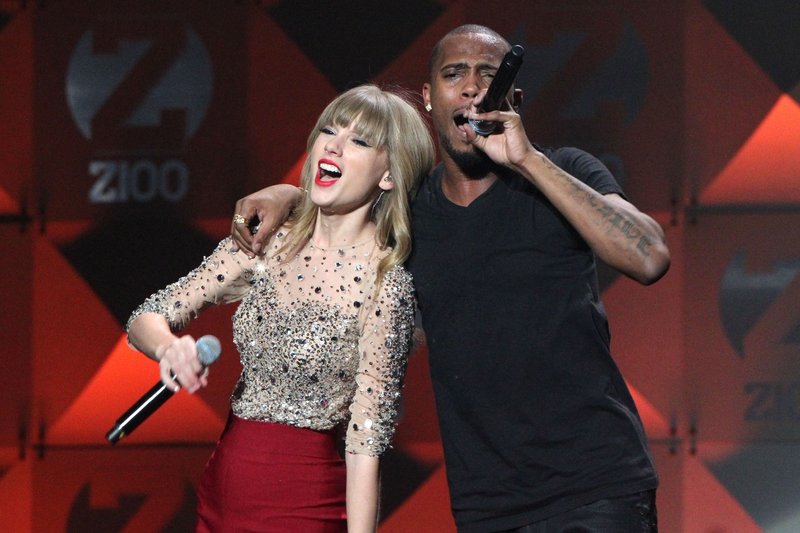 Taylor Swift at Z100's 2012 Jingle Ball — photo 174