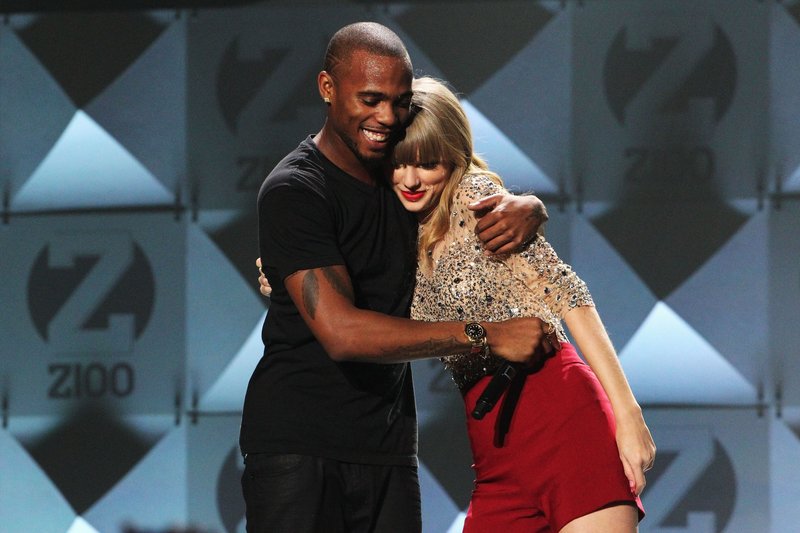 Taylor Swift at Z100's 2012 Jingle Ball — photo 183