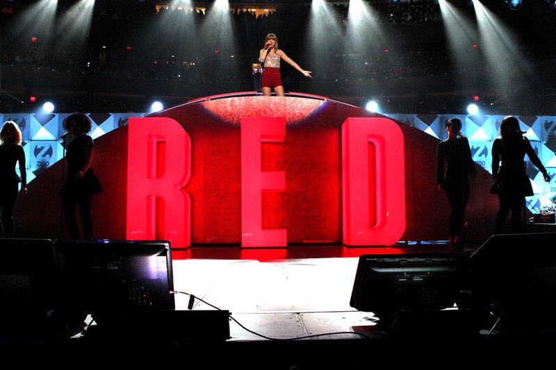 Taylor Swift at Z100's 2012 Jingle Ball — photo 187