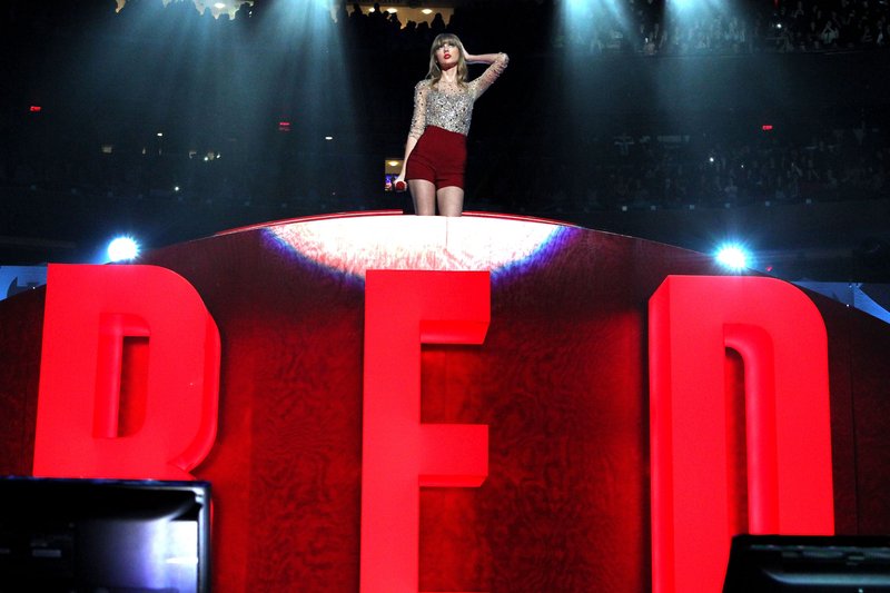 Taylor Swift at Z100's 2012 Jingle Ball — photo 191