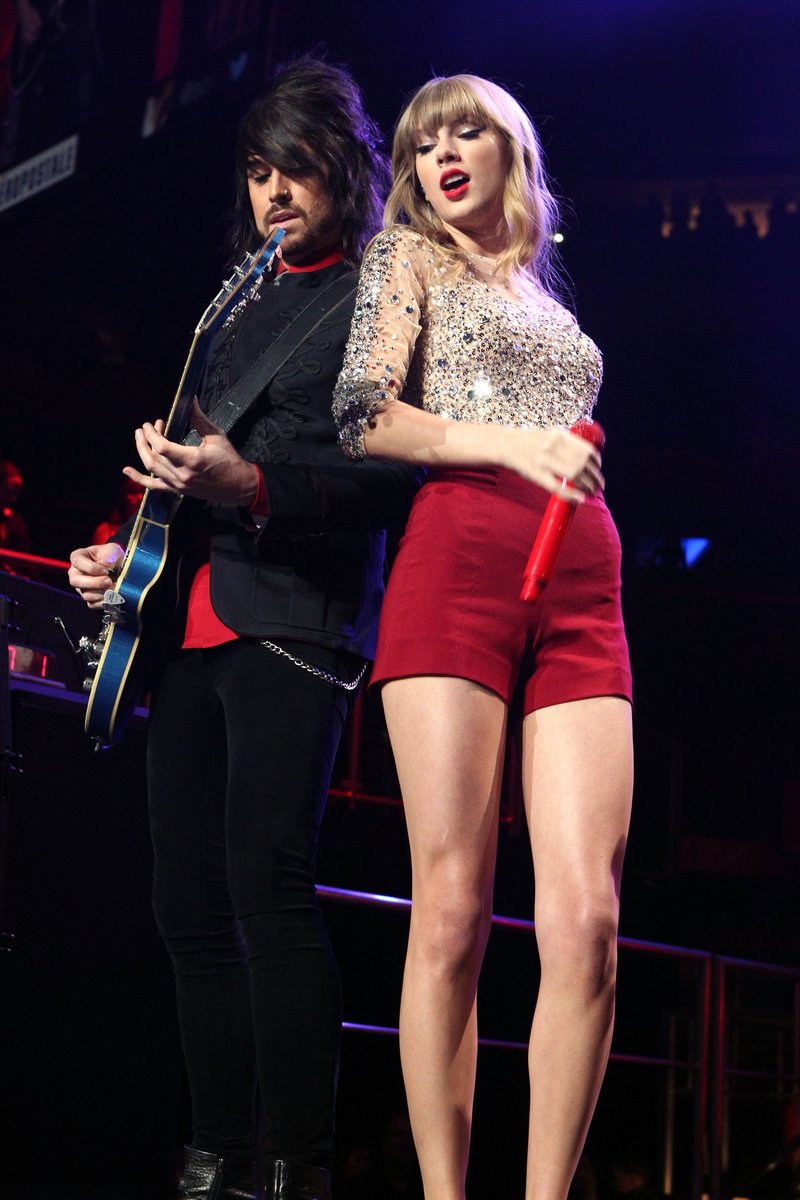 Taylor Swift at Z100's 2012 Jingle Ball — photo 192