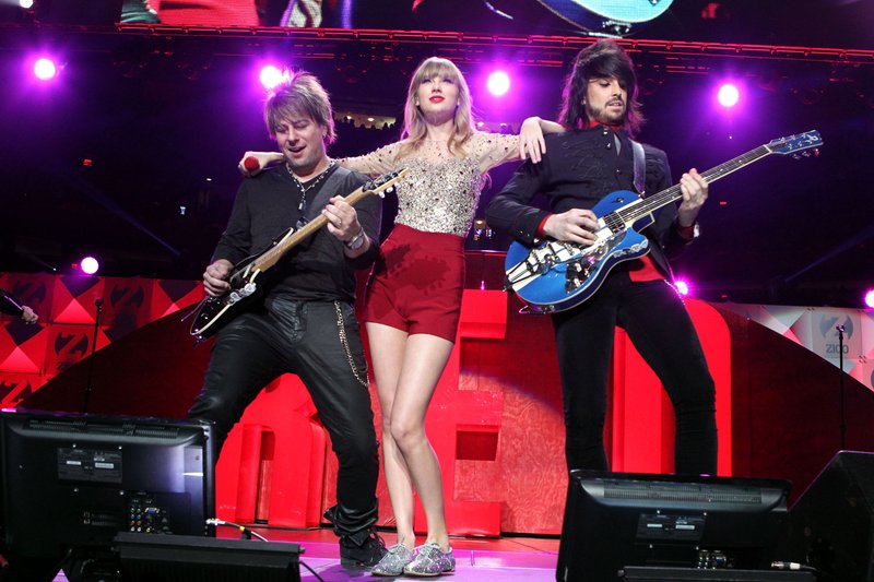 Taylor Swift at Z100's 2012 Jingle Ball — photo 194