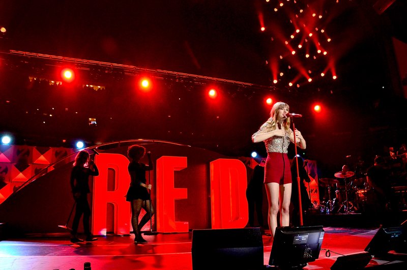 Taylor Swift at Z100's 2012 Jingle Ball — photo 196