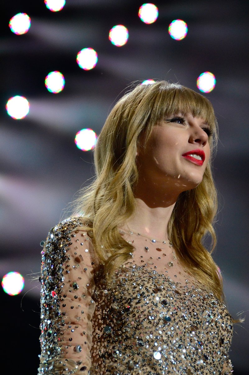 Taylor Swift at Z100's 2012 Jingle Ball — photo 200