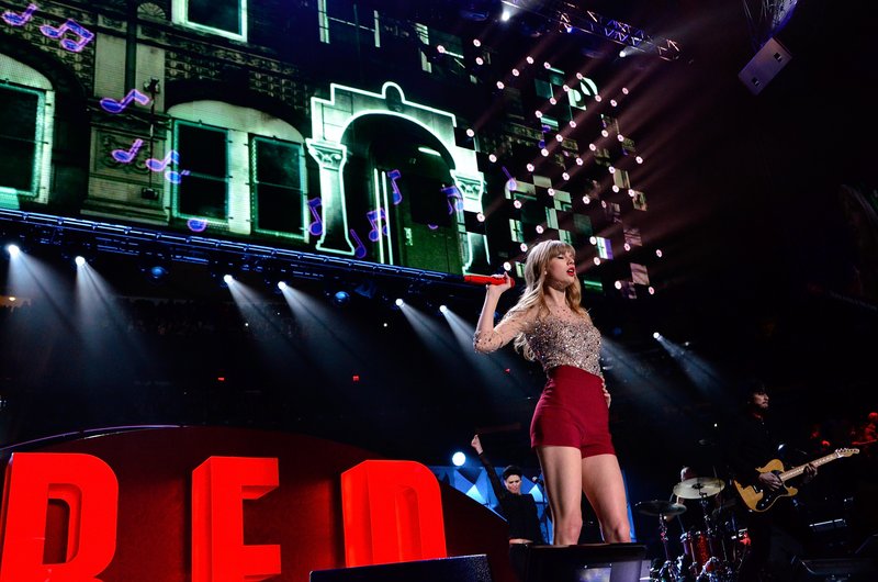 Taylor Swift at Z100's 2012 Jingle Ball — photo 206