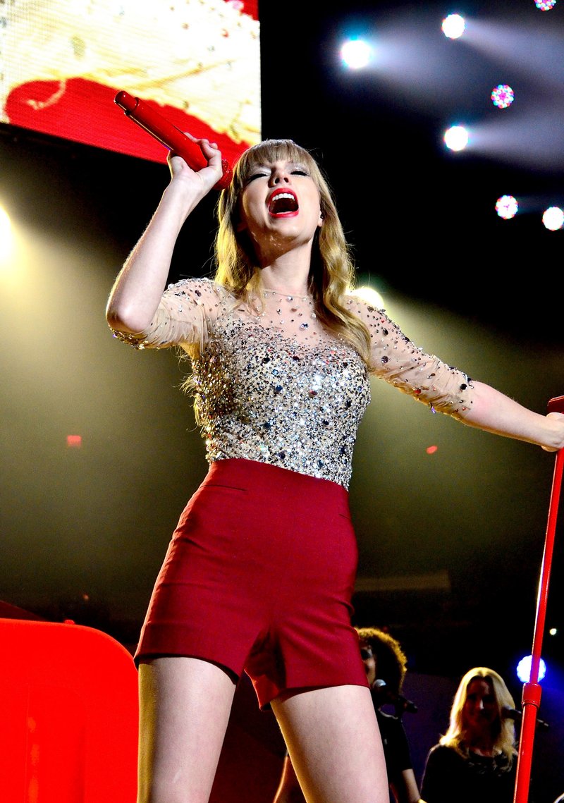 Taylor Swift at Z100's 2012 Jingle Ball — photo 213