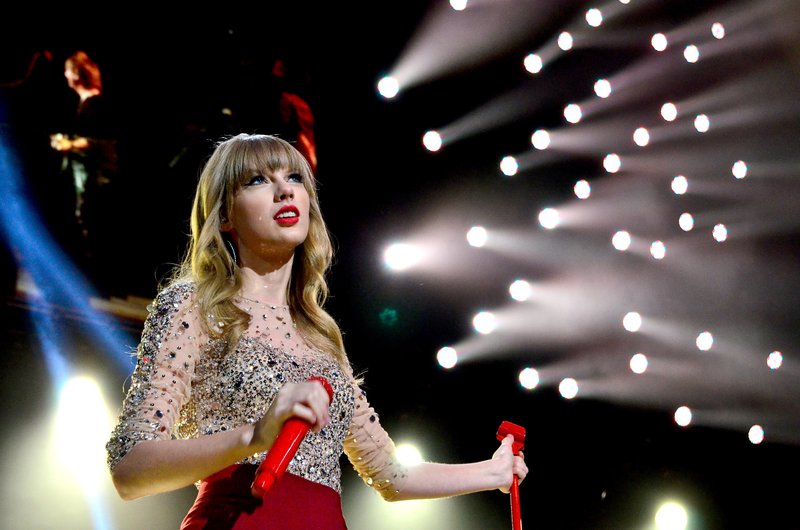 Taylor Swift at Z100's 2012 Jingle Ball — photo 216