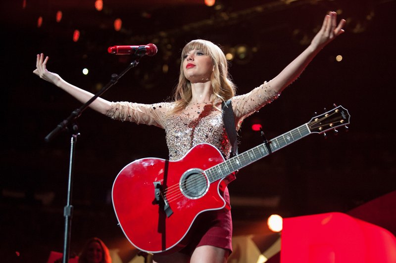 Taylor Swift at Z100's 2012 Jingle Ball — photo 246