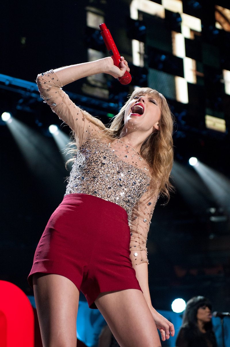 Taylor Swift at Z100's 2012 Jingle Ball — photo 251