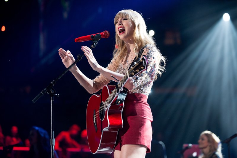 Taylor Swift at Z100's 2012 Jingle Ball — photo 254