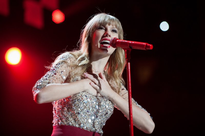 Taylor Swift at Z100's 2012 Jingle Ball — photo 260