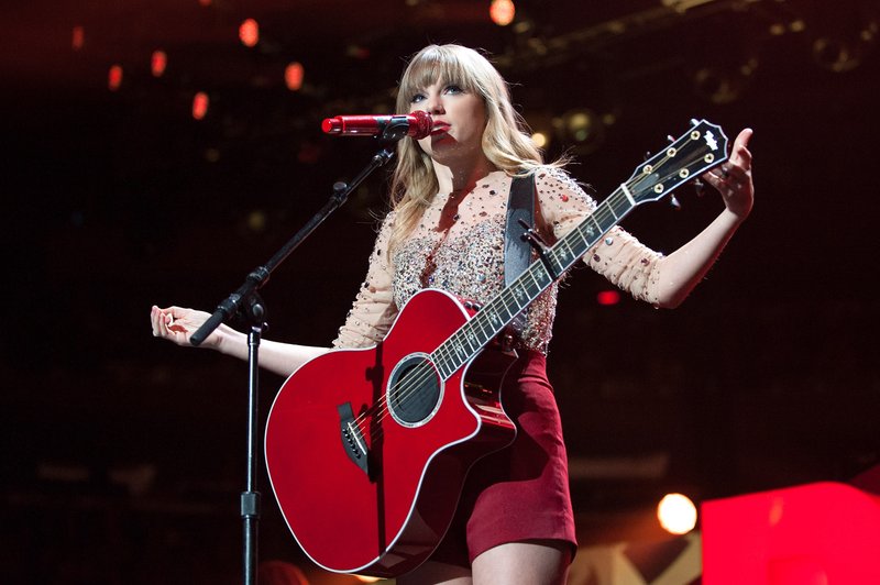 Taylor Swift at Z100's 2012 Jingle Ball — photo 263