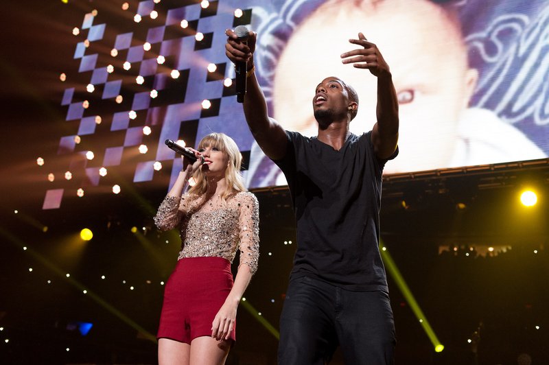 Taylor Swift at Z100's 2012 Jingle Ball — photo 267