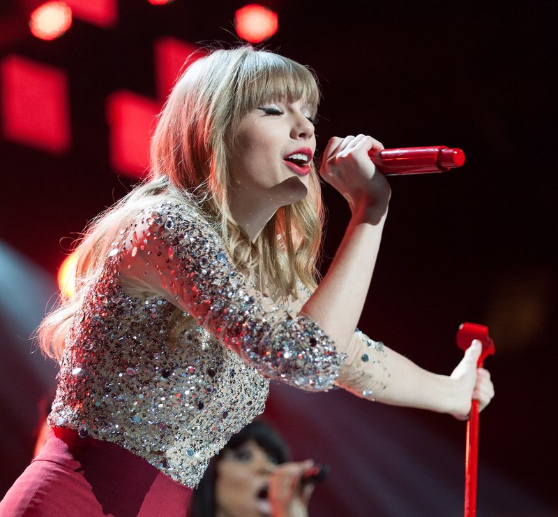 Taylor Swift at Z100's 2012 Jingle Ball — photo 272