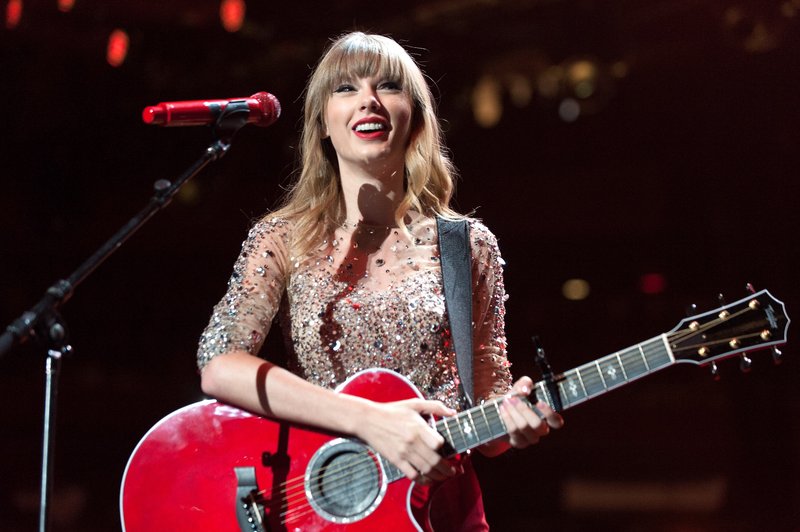 Taylor Swift at Z100's 2012 Jingle Ball — photo 274