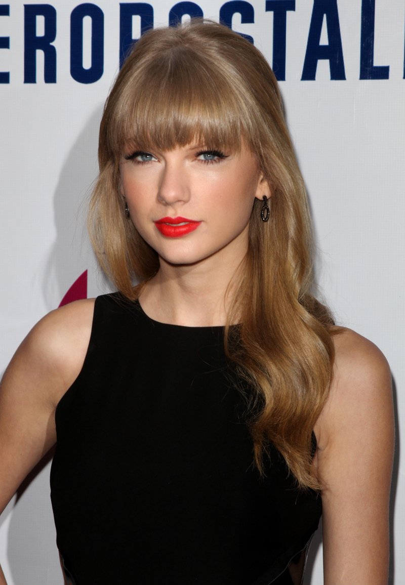Taylor Swift at Z100's 2012 Jingle Ball — photo 283