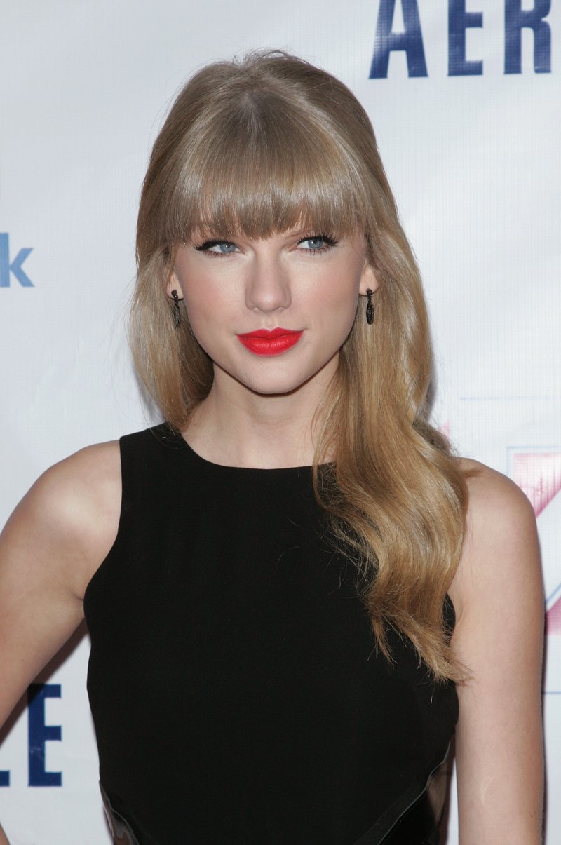 Taylor Swift at Z100's 2012 Jingle Ball — photo 312