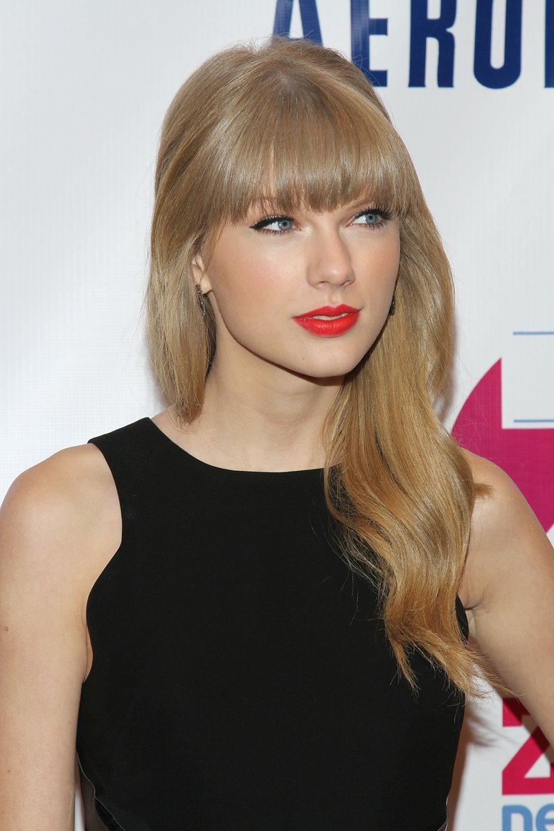 Taylor Swift at Z100's 2012 Jingle Ball — photo 325