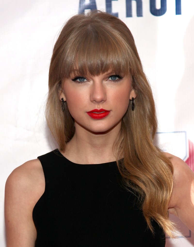 Taylor Swift at Z100's 2012 Jingle Ball — photo 332
