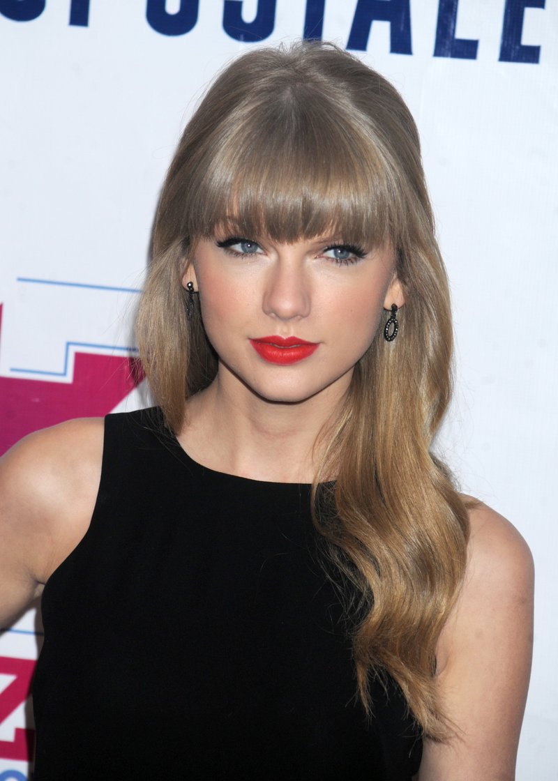 Taylor Swift at Z100's 2012 Jingle Ball — photo 348