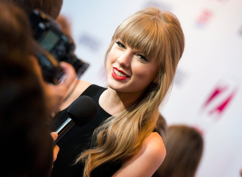 Taylor Swift at Z100's 2012 Jingle Ball — photo 367