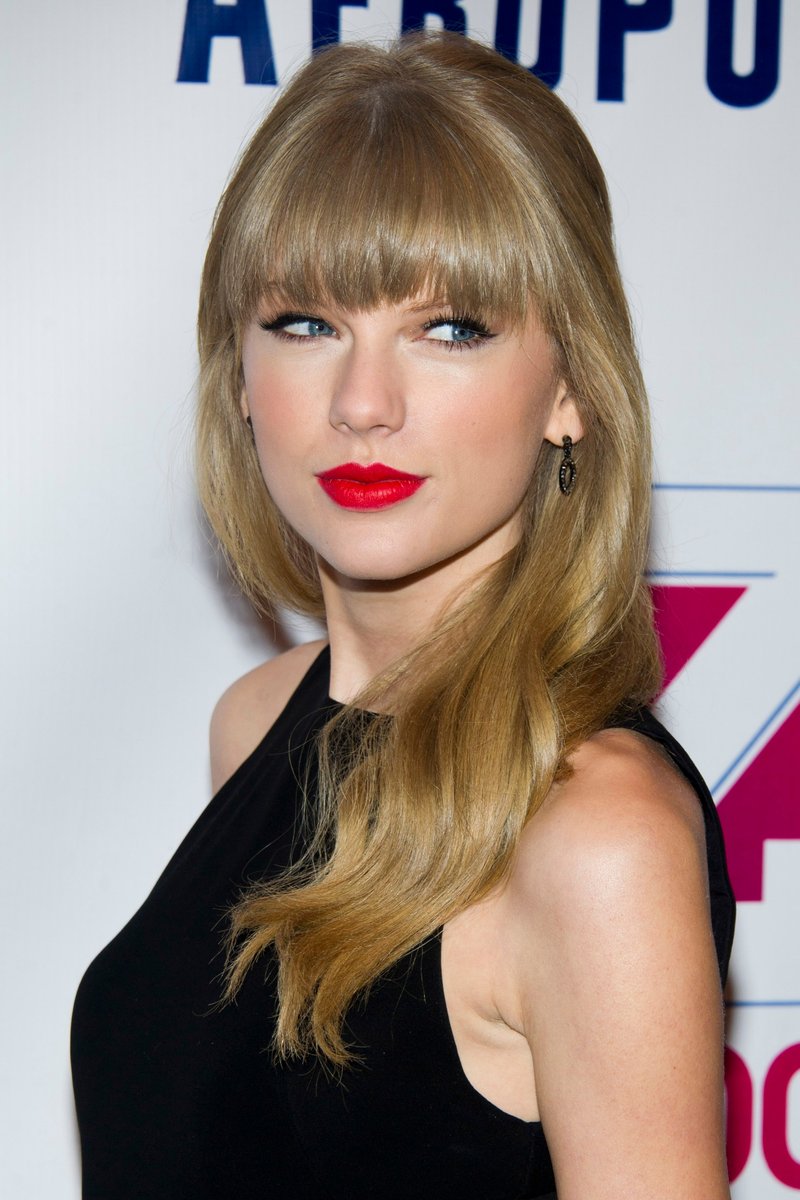 Taylor Swift at Z100's 2012 Jingle Ball — photo 370