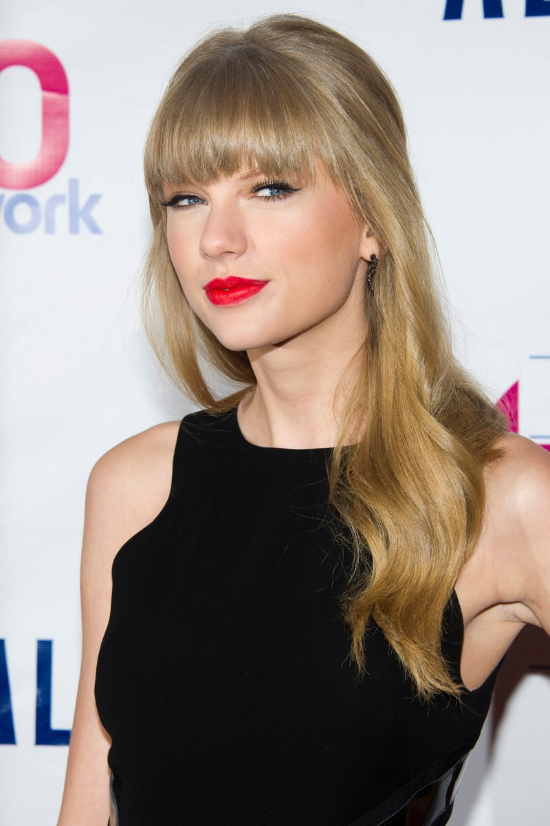 Taylor Swift at Z100's 2012 Jingle Ball — photo 385