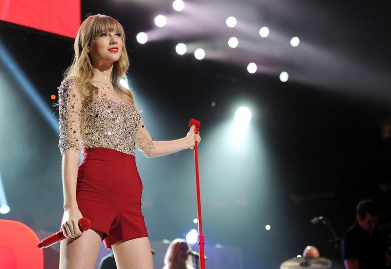 Taylor Swift at Z100's 2012 Jingle Ball — photo 404
